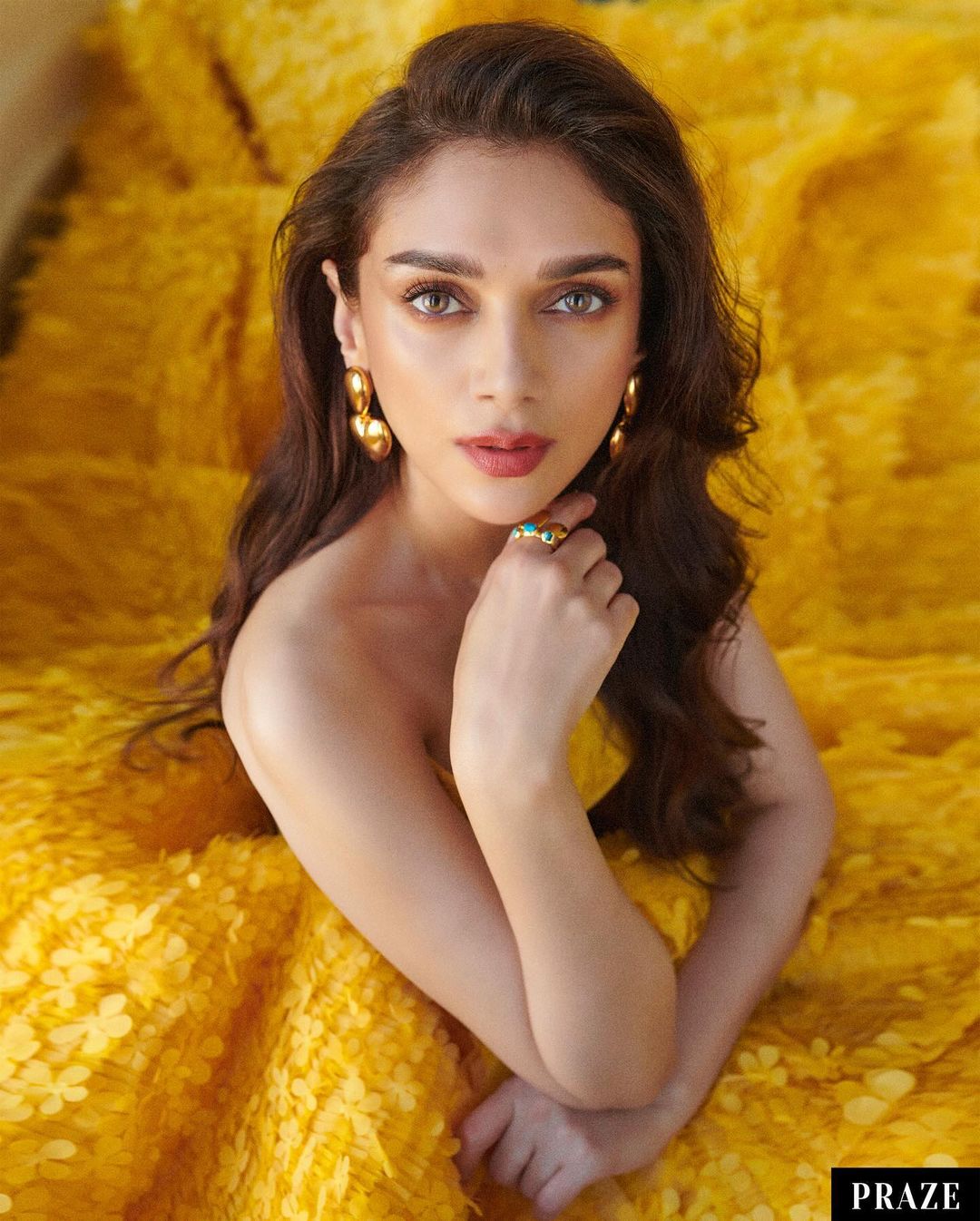 SOUTH INDIAN ACTRESS ADITI RAO HYDARI IN YELLOW GOWN 3